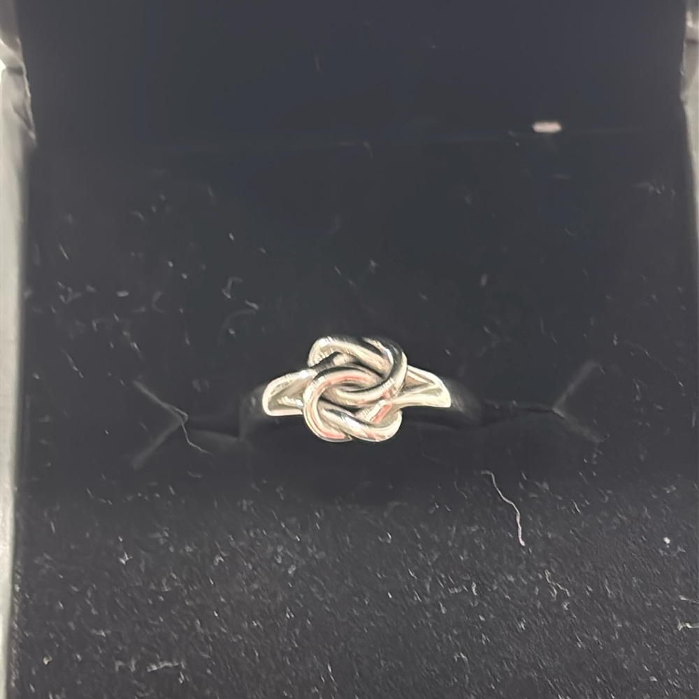 Size 5.5 knot ring in sterling silver